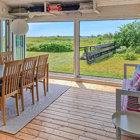 Vakantiehuis 3 Bedroom Cozy In *